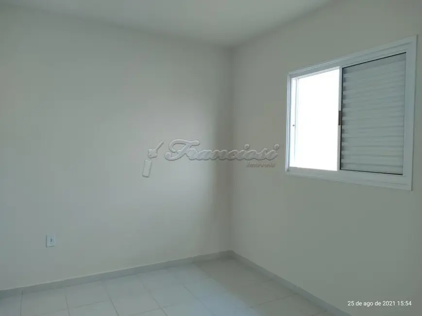 Foto 4 de Casa com 2 quartos para alugar, 210m2 em Itapetininga - SP