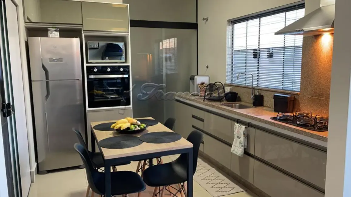 Casa de Condomínio com 2 quartos à venda, 188m2 em Vila Progresso, Itapetininga - SP - imagem 5 Foto 5 de Casa de Condomínio com 2 quartos à venda, 188m2 em Vila Progresso, Itapetininga - SP