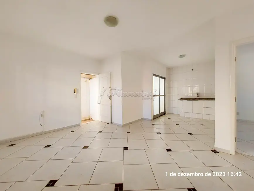 Foto 2 de Apartamento com 2 quartos para alugar, 60m2 em Centro, Itapetininga - SP