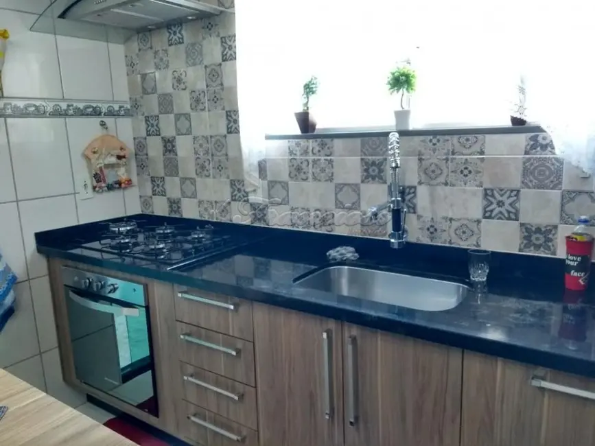Casa com 2 quartos à venda, 200m2 em Itapetininga - SP - imagem 3 Foto 3 de Casa com 2 quartos à venda, 200m2 em Itapetininga - SP