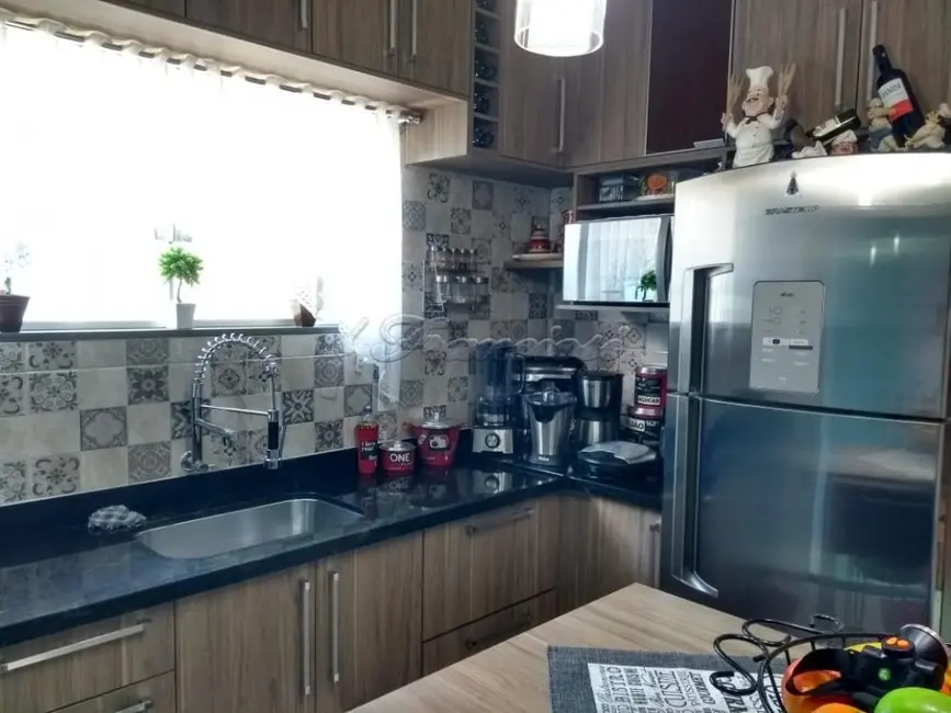 Casa com 2 quartos à venda, 200m2 em Itapetininga - SP - imagem 4 Foto 4 de Casa com 2 quartos à venda, 200m2 em Itapetininga - SP