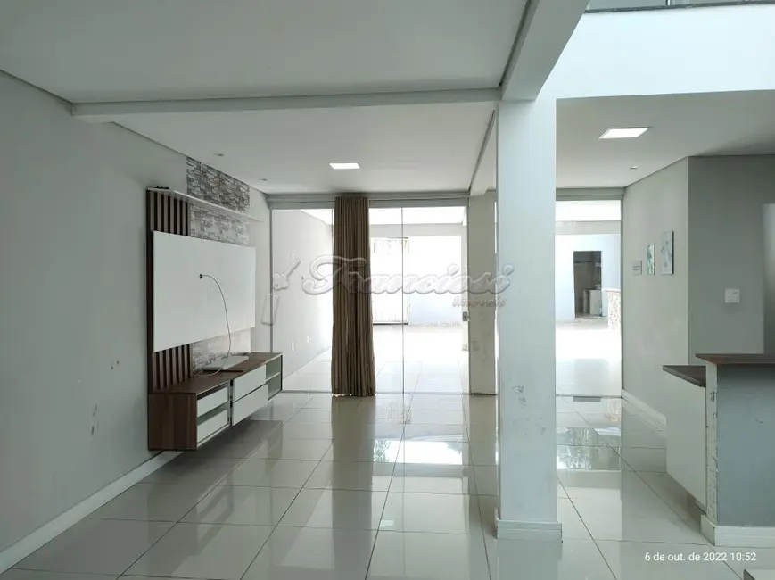 Foto 1 de Casa com 3 quartos à venda, 192m2 em Centro, Itapetininga - SP