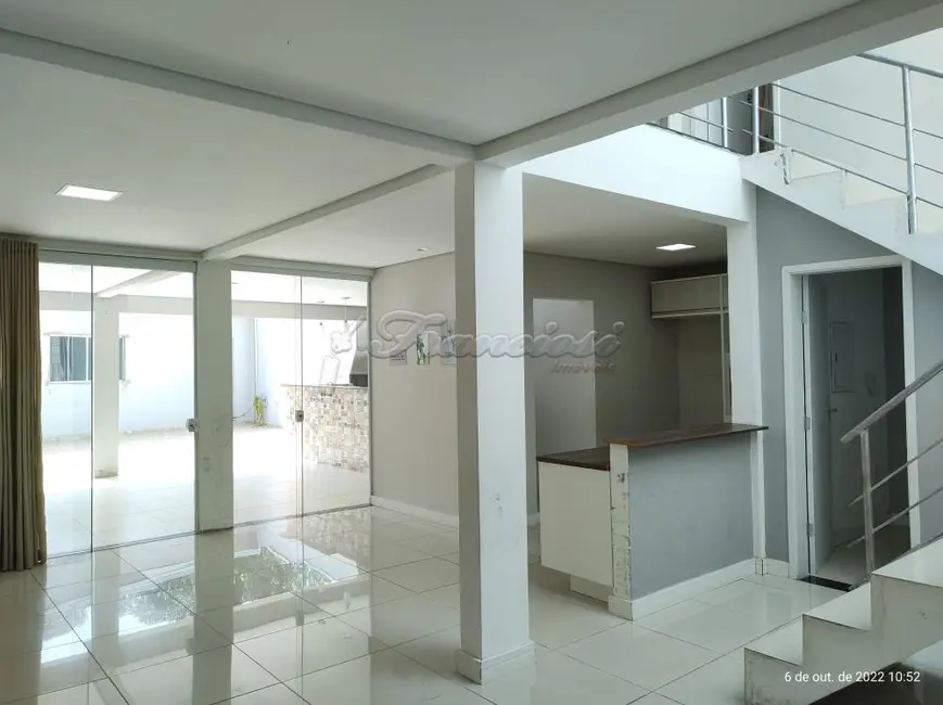 Foto 2 de Casa com 3 quartos à venda, 192m2 em Centro, Itapetininga - SP
