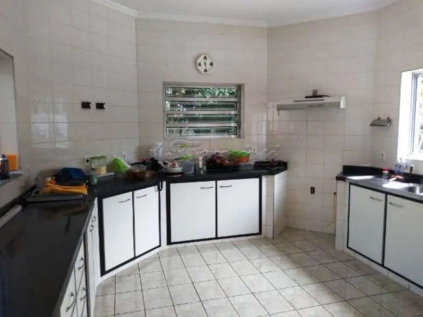 Casa com 3 quartos à venda, 365m2 em Retiro Santana, Itapetininga - SP - imagem 5 Foto 5 de Casa com 3 quartos à venda, 365m2 em Retiro Santana, Itapetininga - SP