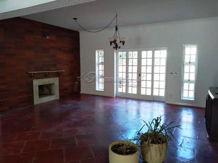 Casa com 3 quartos à venda, 365m2 em Retiro Santana, Itapetininga - SP - imagem 4 Foto 4 de Casa com 3 quartos à venda, 365m2 em Retiro Santana, Itapetininga - SP