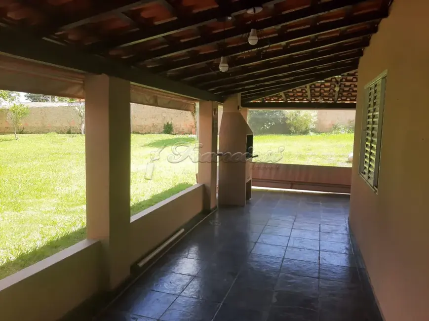 Chácara com 3 quartos à venda, 1003m2 em Sarapui - SP - imagem 6 Foto 6 de Chácara com 3 quartos à venda, 1003m2 em Sarapui - SP