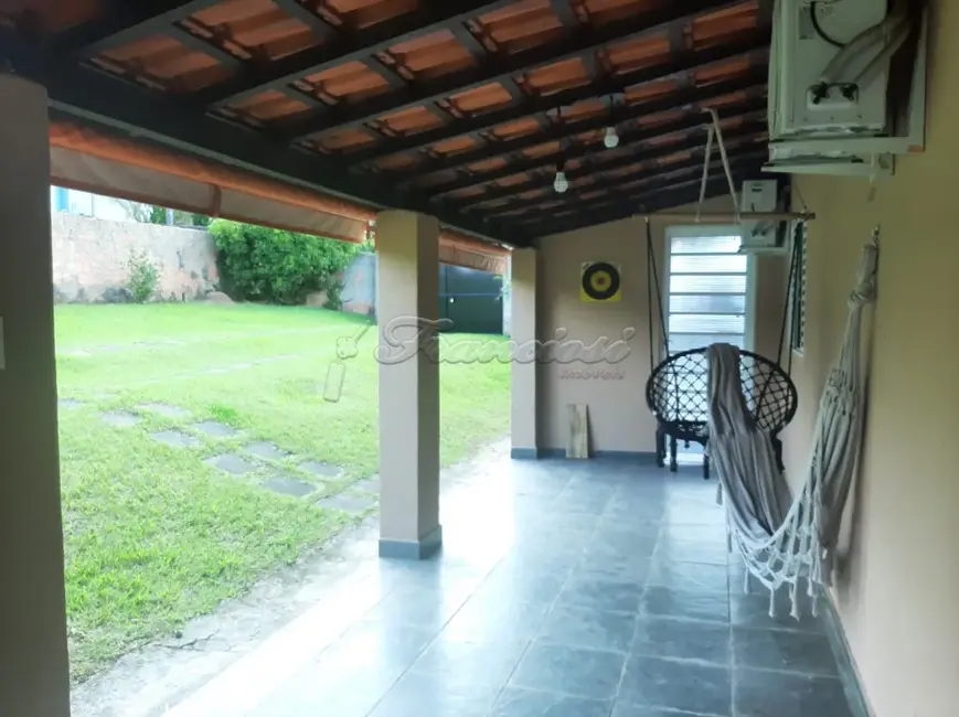 Chácara com 3 quartos à venda, 1003m2 em Sarapui - SP - imagem 5 Foto 5 de Chácara com 3 quartos à venda, 1003m2 em Sarapui - SP