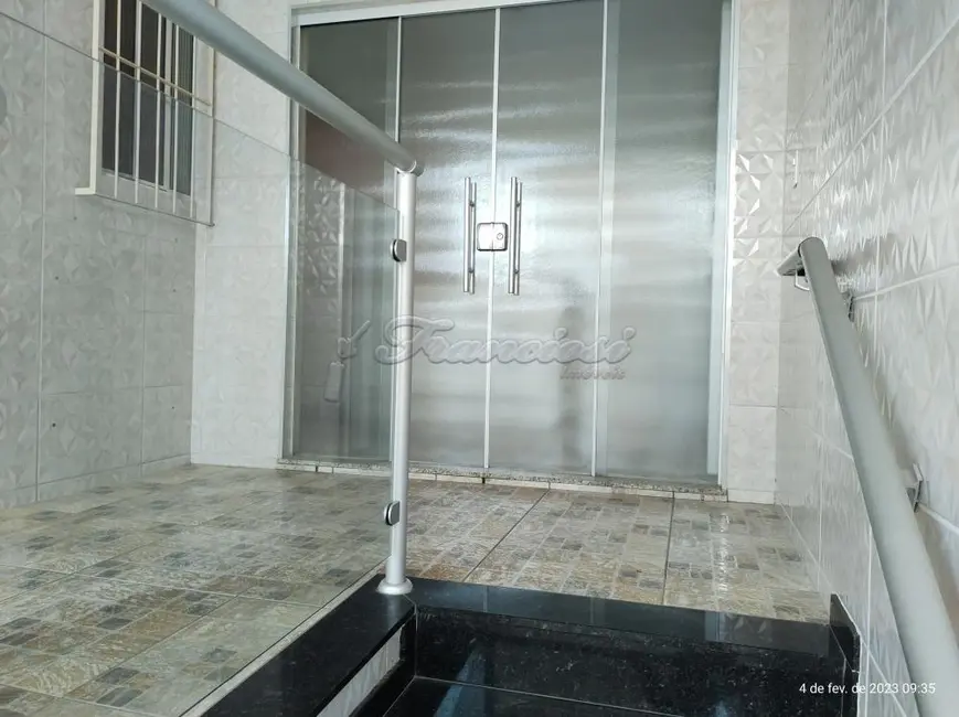 Foto 1 de Casa com 2 quartos para alugar, 107m2 em Jardim Itália, Itapetininga - SP