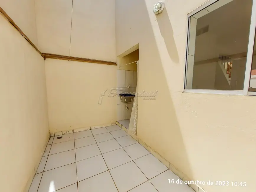 Foto 6 de Casa de Condomínio com 2 quartos para alugar, 48m2 em Jardim Bela Vista, Itapetininga - SP