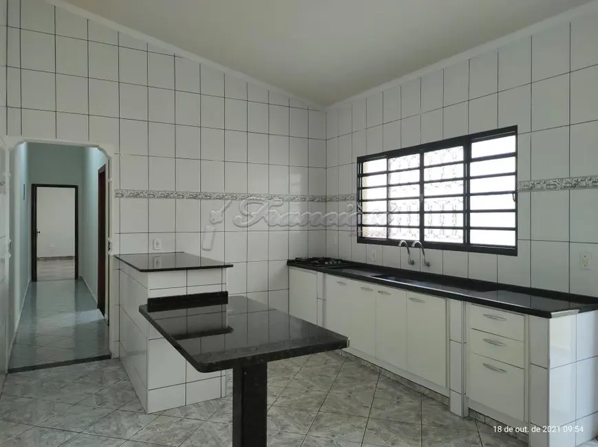 Casa com 2 quartos à venda, 150m2 em Itapetininga - SP - imagem 3 Foto 3 de Casa com 2 quartos à venda, 150m2 em Itapetininga - SP