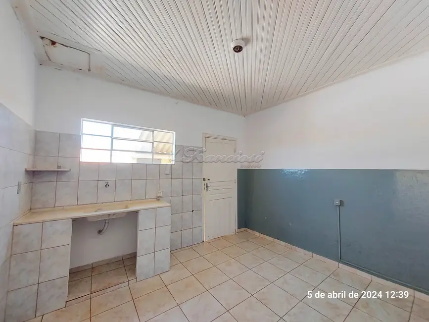 Foto 12 de Casa com 2 quartos para alugar, 69m2 em Jardim Itália, Itapetininga - SP