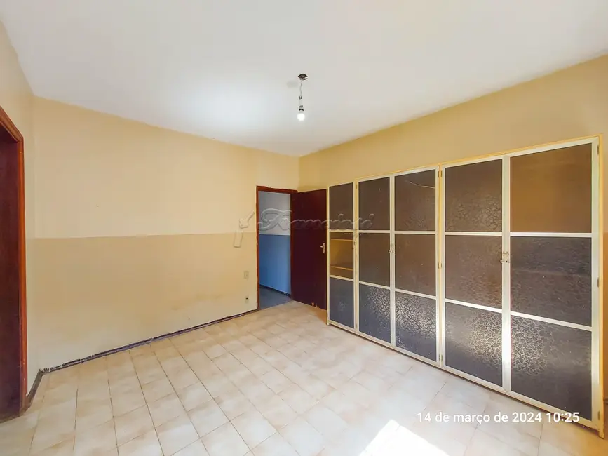 Casa com 2 quartos à venda, 250m2 em Vila Santana, Itapetininga - SP - imagem 5 Foto 5 de Casa com 2 quartos à venda, 250m2 em Vila Santana, Itapetininga - SP