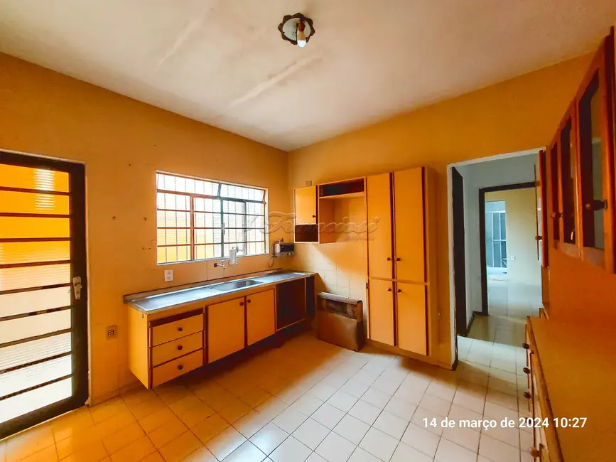 Casa com 2 quartos à venda, 250m2 em Vila Santana, Itapetininga - SP - imagem 9 Foto 9 de Casa com 2 quartos à venda, 250m2 em Vila Santana, Itapetininga - SP