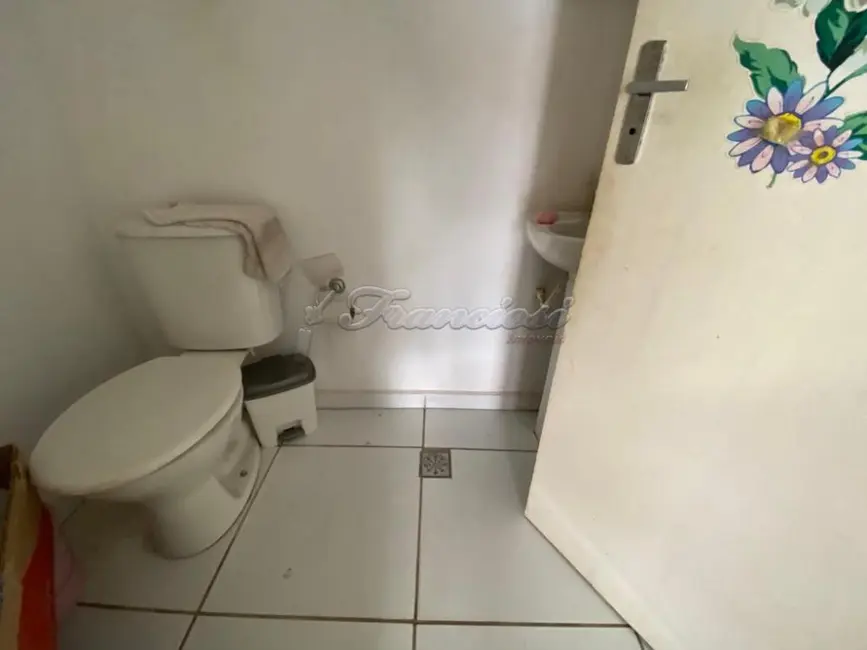 Casa com 3 quartos à venda, 185m2 em Vila Reis, Itapetininga - SP - imagem 3 Foto 3 de Casa com 3 quartos à venda, 185m2 em Vila Reis, Itapetininga - SP
