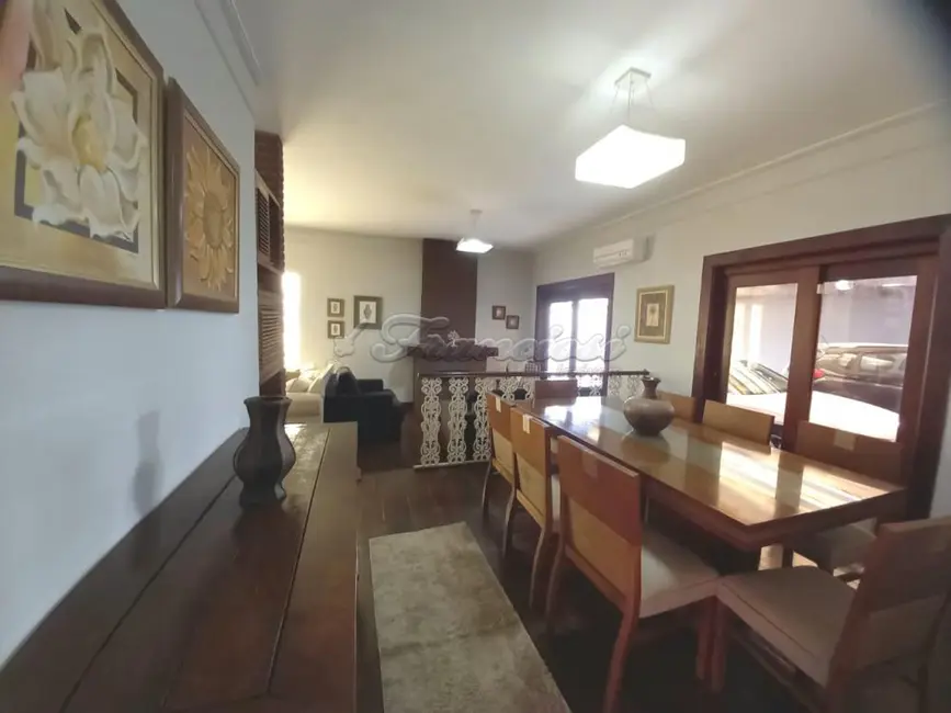 Foto 4 de Casa com 4 quartos à venda, 382m2 em Vila Rosa, Itapetininga - SP