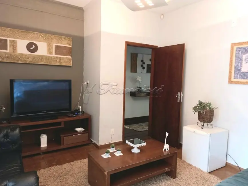 Foto 5 de Casa com 4 quartos à venda, 382m2 em Vila Rosa, Itapetininga - SP