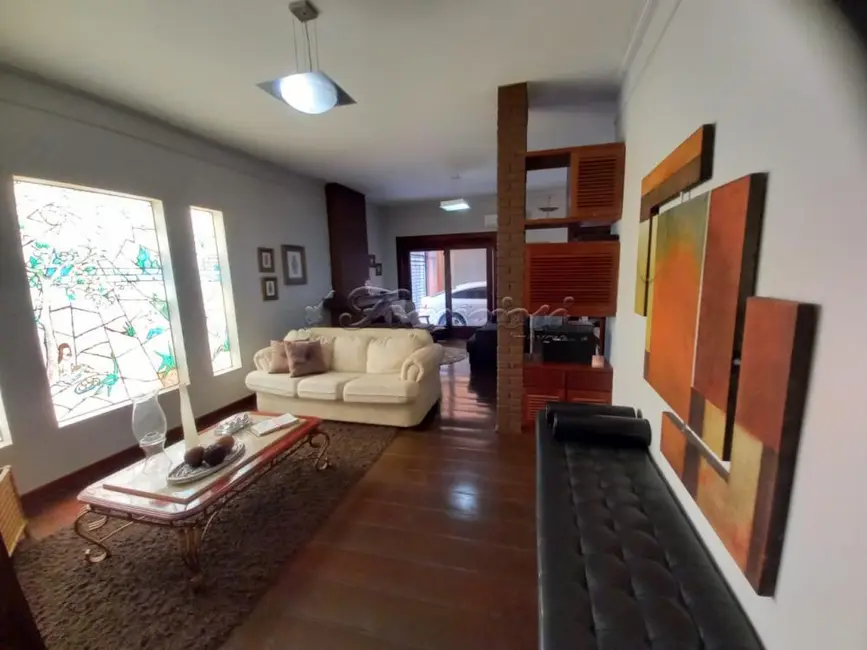 Foto 1 de Casa com 4 quartos à venda, 382m2 em Vila Rosa, Itapetininga - SP