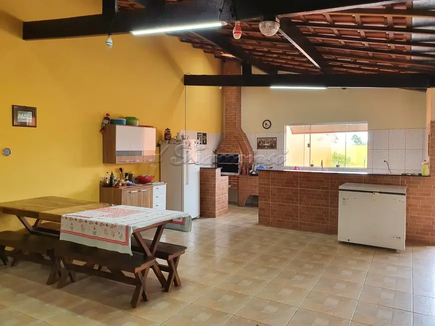 Chácara com 1 quarto à venda, 160m2 em Chácaras Alvorada, Itapetininga - SP - imagem 3 Foto 3 de Chácara com 1 quarto à venda, 160m2 em Chácaras Alvorada, Itapetininga - SP