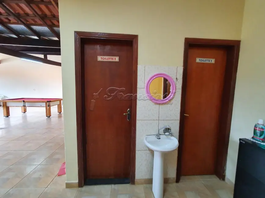 Chácara com 1 quarto à venda, 160m2 em Chácaras Alvorada, Itapetininga - SP - imagem 5 Foto 5 de Chácara com 1 quarto à venda, 160m2 em Chácaras Alvorada, Itapetininga - SP