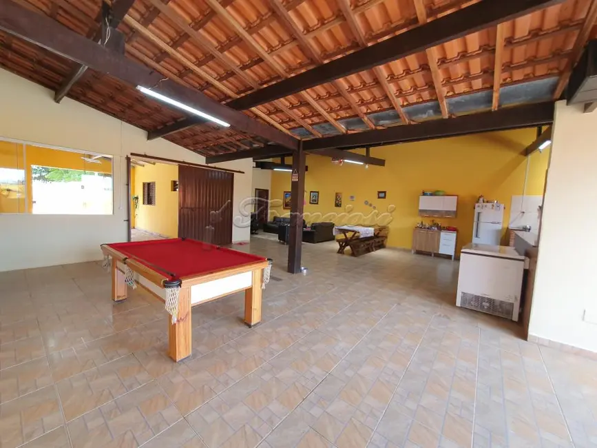 Chácara com 1 quarto à venda, 160m2 em Chácaras Alvorada, Itapetininga - SP - imagem 8 Foto 8 de Chácara com 1 quarto à venda, 160m2 em Chácaras Alvorada, Itapetininga - SP