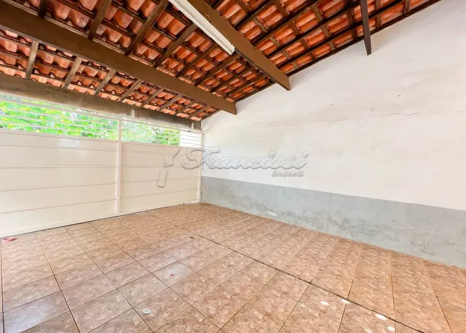 Foto 1 de Chácara com 4 quartos à venda, 131m2 em Chapada Grande, Itapetininga - SP