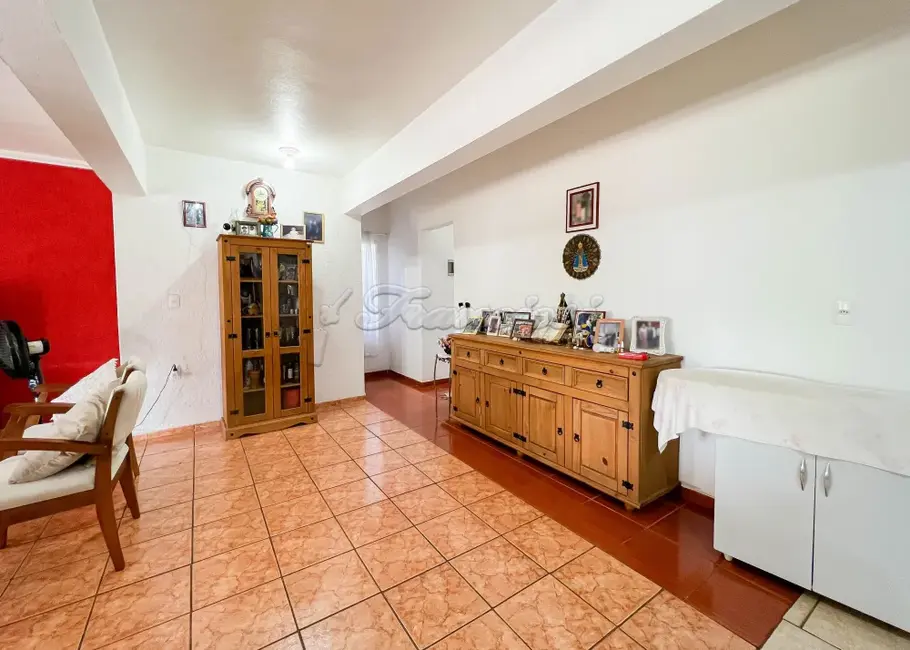 Chácara com 4 quartos à venda, 131m2 em Chapada Grande, Itapetininga - SP - imagem 6 Foto 6 de Chácara com 4 quartos à venda, 131m2 em Chapada Grande, Itapetininga - SP