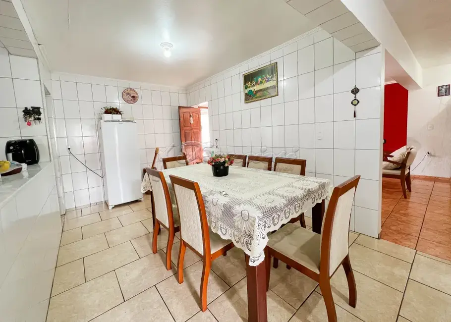 Chácara com 4 quartos à venda, 131m2 em Chapada Grande, Itapetininga - SP - imagem 4 Foto 4 de Chácara com 4 quartos à venda, 131m2 em Chapada Grande, Itapetininga - SP