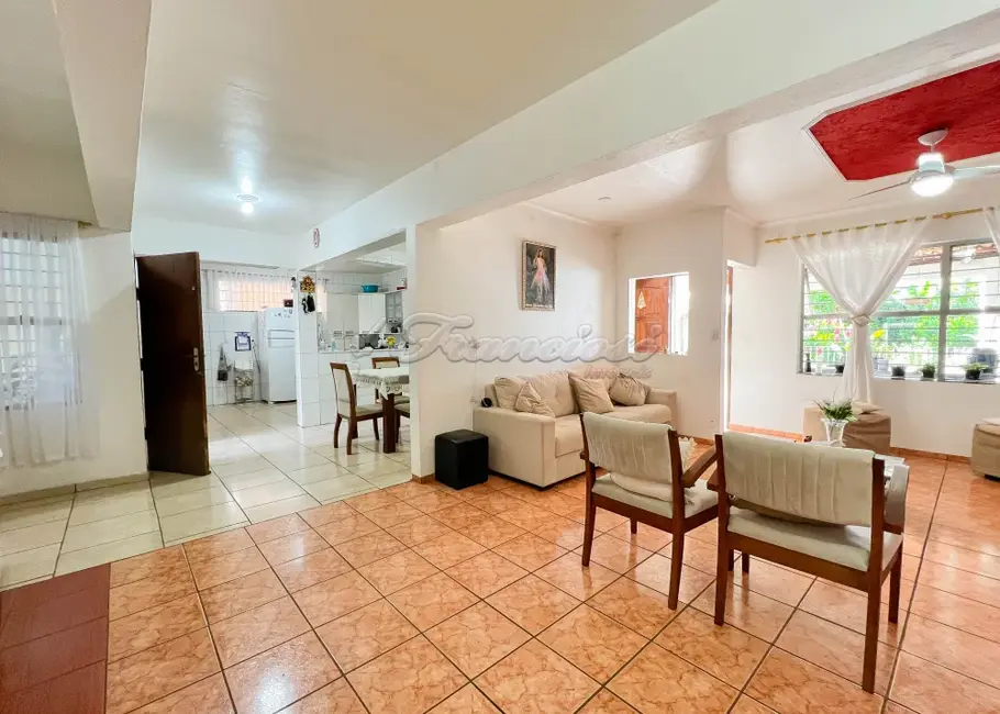 Chácara com 4 quartos à venda, 131m2 em Chapada Grande, Itapetininga - SP - imagem 5 Foto 5 de Chácara com 4 quartos à venda, 131m2 em Chapada Grande, Itapetininga - SP
