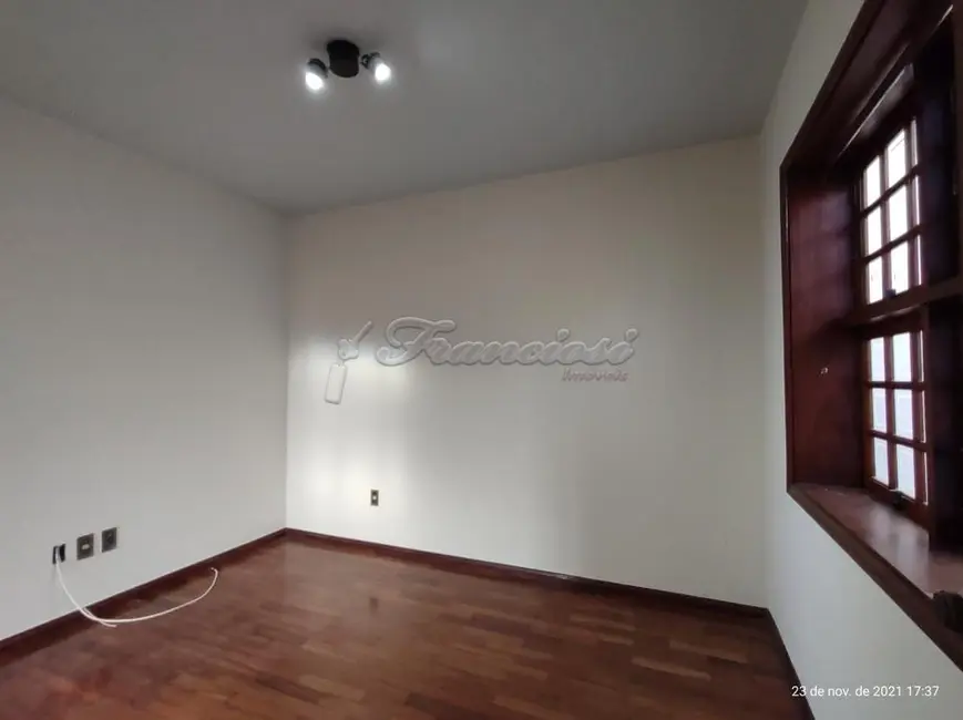 Foto 1 de Casa com 3 quartos à venda, 157m2 em Centro, Itapetininga - SP