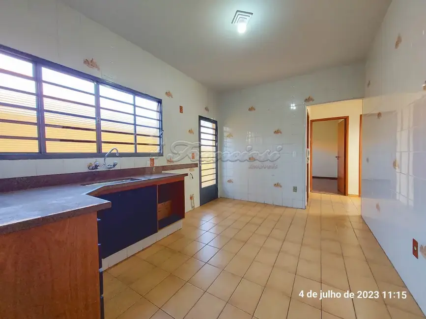 Casa com 3 quartos à venda, 157m2 em Centro, Itapetininga - SP - imagem 5 Foto 5 de Casa com 3 quartos à venda, 157m2 em Centro, Itapetininga - SP