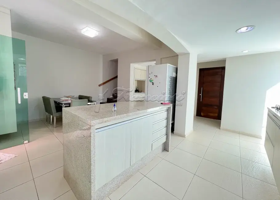 Casa com 3 quartos à venda, 239m2 em Centro, Itapetininga - SP - imagem 7 Foto 7 de Casa com 3 quartos à venda, 239m2 em Centro, Itapetininga - SP