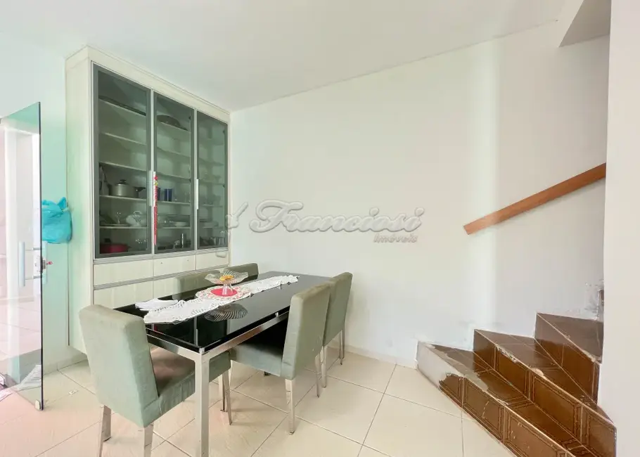 Casa com 3 quartos à venda, 239m2 em Centro, Itapetininga - SP - imagem 5 Foto 5 de Casa com 3 quartos à venda, 239m2 em Centro, Itapetininga - SP