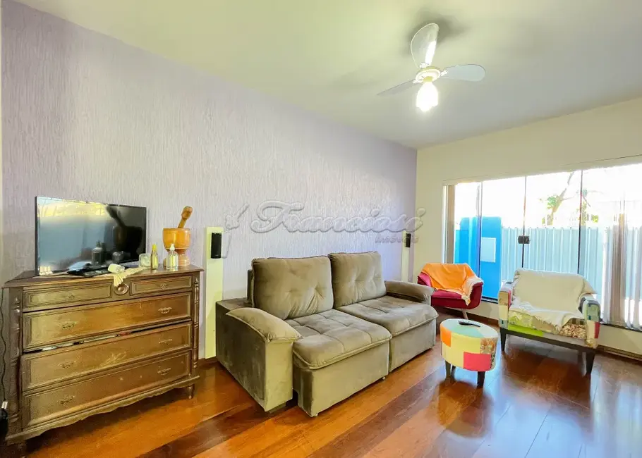 Foto 2 de Casa com 3 quartos à venda, 239m2 em Centro, Itapetininga - SP
