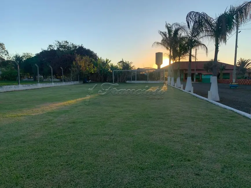 Chácara com 3 quartos à venda, 730m2 em Enxovia, Tatui - SP - imagem 4 Foto 4 de Chácara com 3 quartos à venda, 730m2 em Enxovia, Tatui - SP