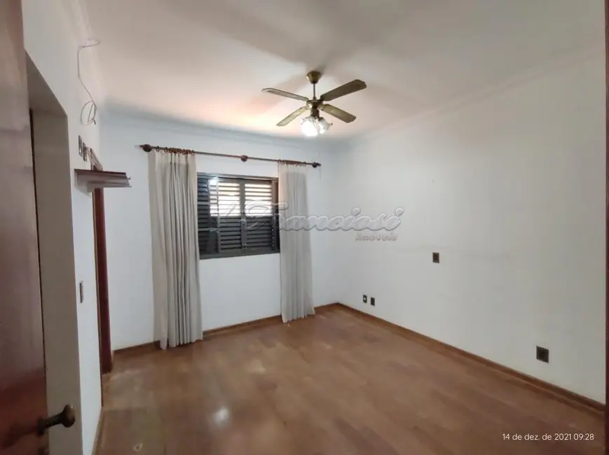 Foto 8 de Casa com 4 quartos para alugar, 442m2 em Centro, Itapetininga - SP