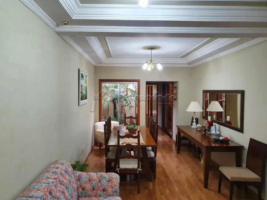 Casa com 3 quartos à venda, 310m2 em Jardim Brasil, Itapetininga - SP - imagem 1 Foto 1 de Casa com 3 quartos à venda, 310m2 em Jardim Brasil, Itapetininga - SP