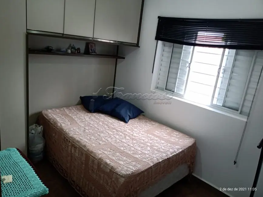 Casa com 2 quartos à venda, 150m2 em Vila Vendramini, Itapetininga - SP - imagem 3 Foto 3 de Casa com 2 quartos à venda, 150m2 em Vila Vendramini, Itapetininga - SP