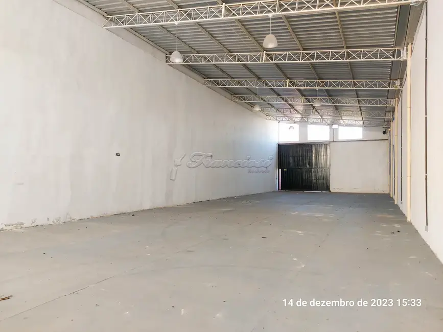 Sala Comercial para alugar, 550m2 em Vila Progresso, Itapetininga - SP - imagem 4 Foto 4 de Sala Comercial para alugar, 550m2 em Vila Progresso, Itapetininga - SP