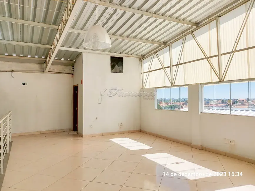 Sala Comercial para alugar, 550m2 em Vila Progresso, Itapetininga - SP - imagem 8 Foto 8 de Sala Comercial para alugar, 550m2 em Vila Progresso, Itapetininga - SP