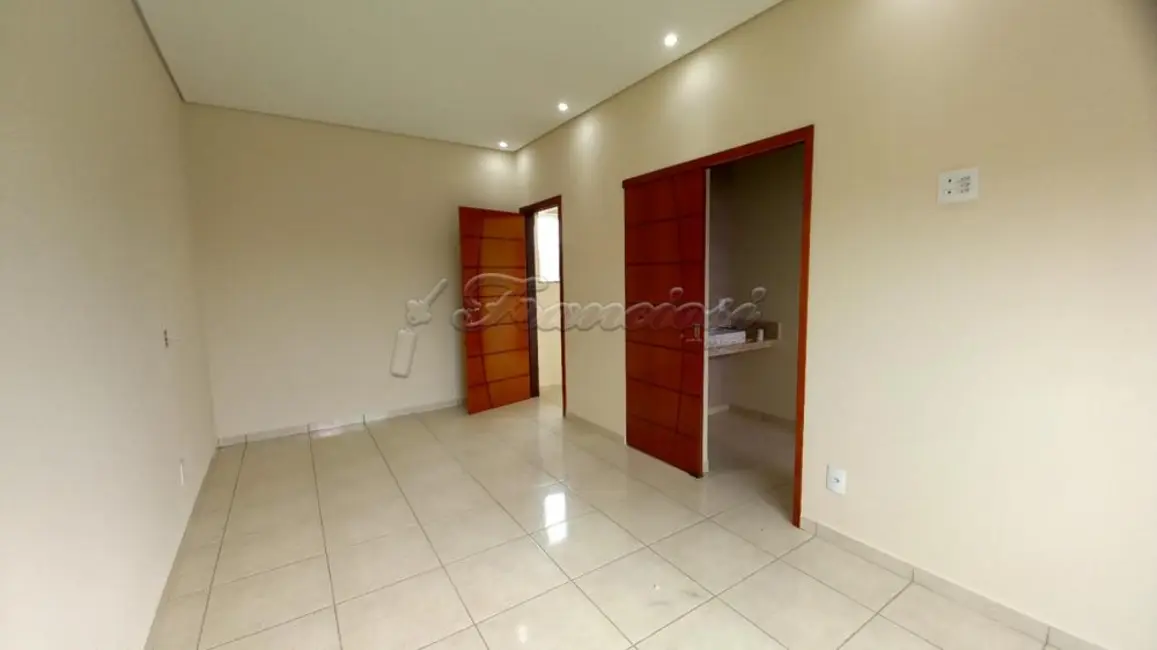 Foto 3 de Casa com 2 quartos à venda, 188m2 em Itapetininga - SP