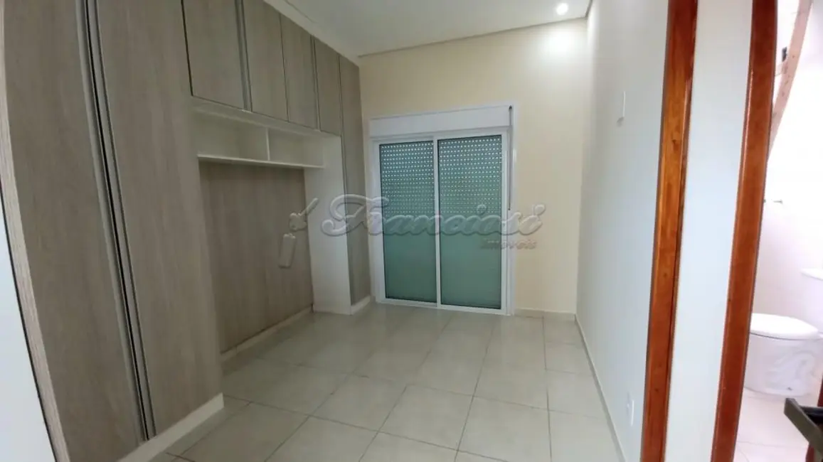Foto 2 de Casa com 2 quartos à venda, 188m2 em Itapetininga - SP