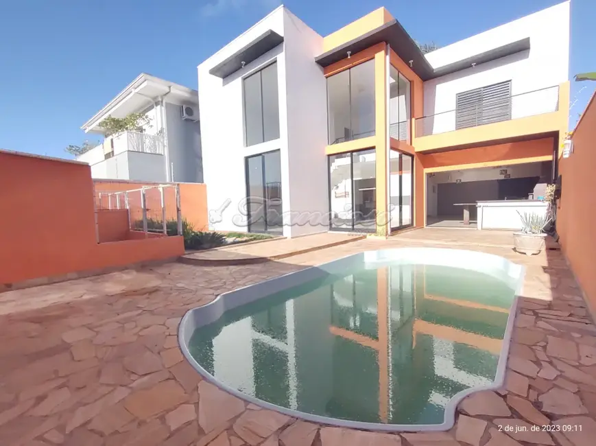 Casa com 3 quartos à venda, 300m2 em Parque Atenas do Sul, Itapetininga - SP - imagem 3 Foto 3 de Casa com 3 quartos à venda, 300m2 em Parque Atenas do Sul, Itapetininga - SP