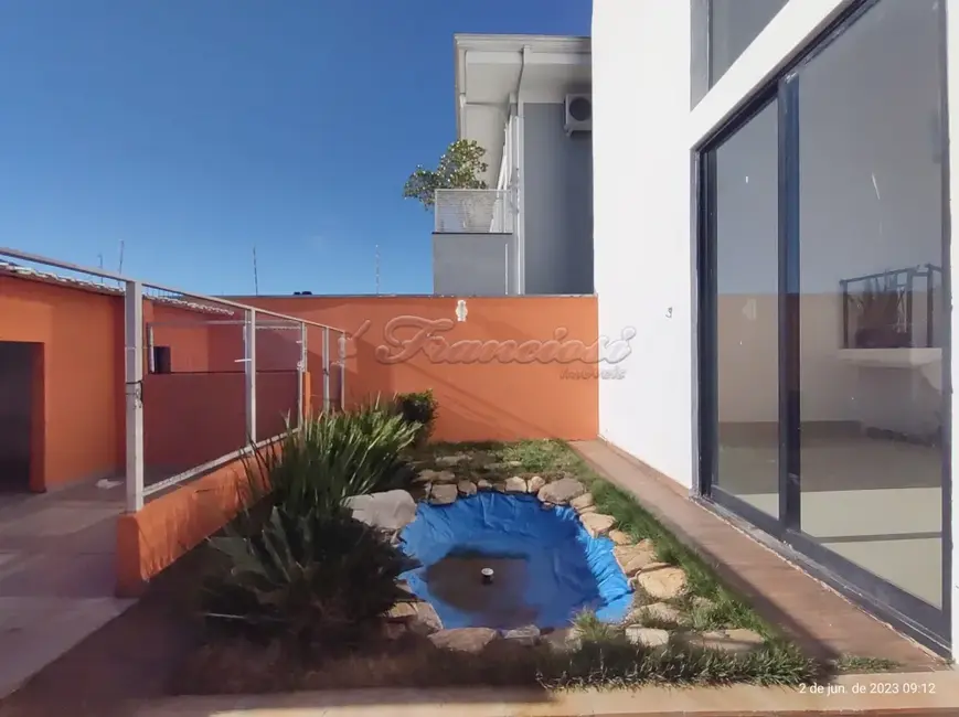 Casa com 3 quartos à venda, 300m2 em Parque Atenas do Sul, Itapetininga - SP - imagem 4 Foto 4 de Casa com 3 quartos à venda, 300m2 em Parque Atenas do Sul, Itapetininga - SP