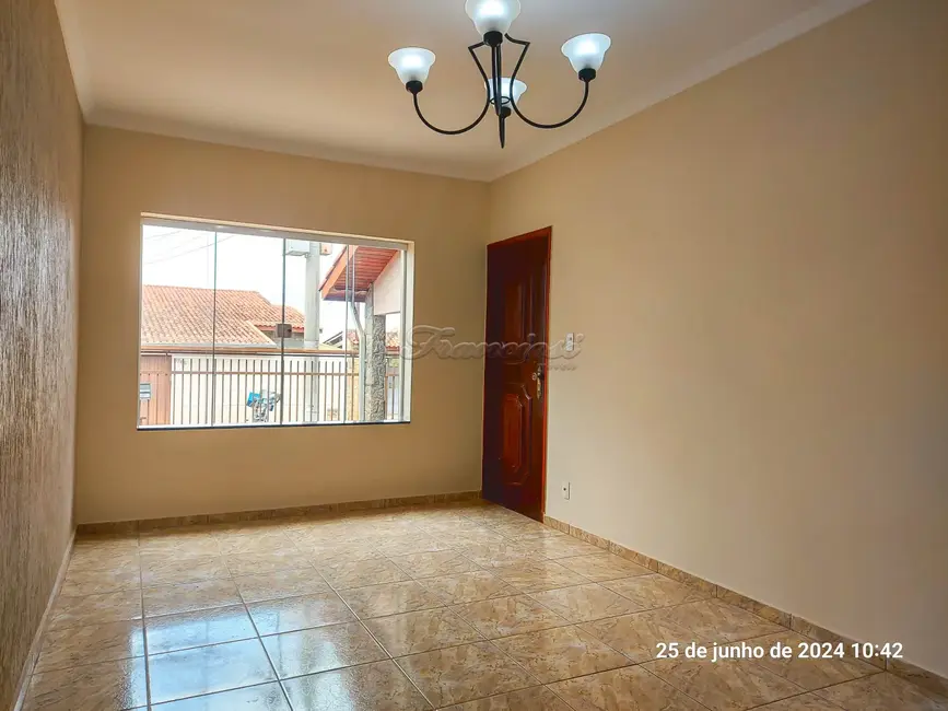 Foto 2 de Casa com 3 quartos para alugar, 224m2 em Centro, Itapetininga - SP