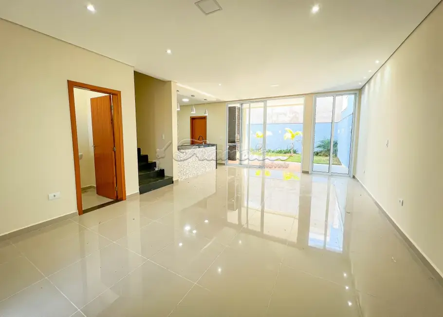 Foto 1 de Casa de Condomínio com 3 quartos à venda, 165m2 em Jardim Marabá, Itapetininga - SP