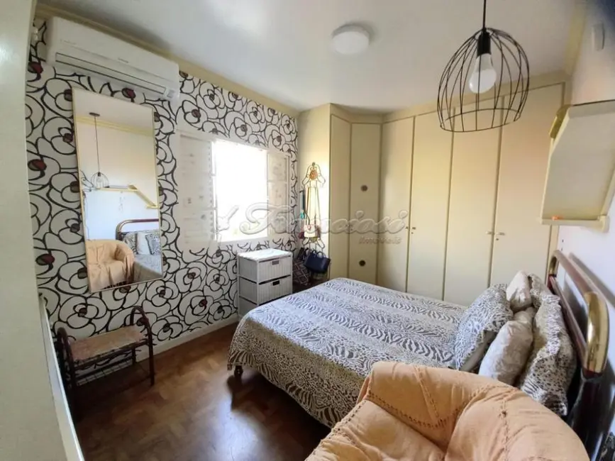 Casa com 4 quartos à venda, 300m2 em Vila Rosa, Itapetininga - SP - imagem 9 Foto 9 de Casa com 4 quartos à venda, 300m2 em Vila Rosa, Itapetininga - SP