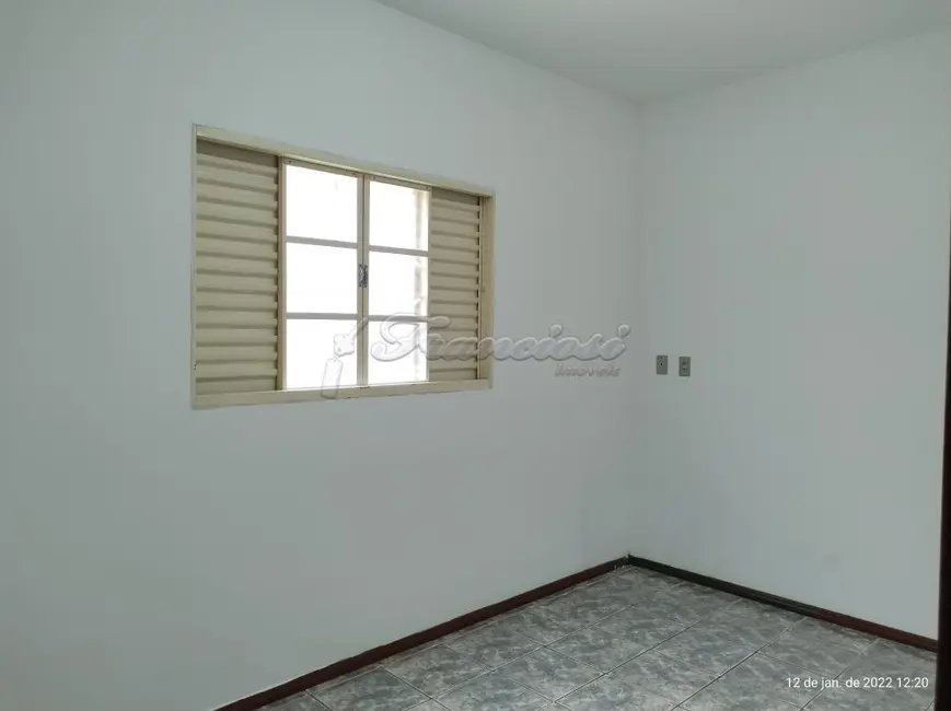 Foto 3 de Casa com 2 quartos para alugar, 98m2 em Itapetininga - SP