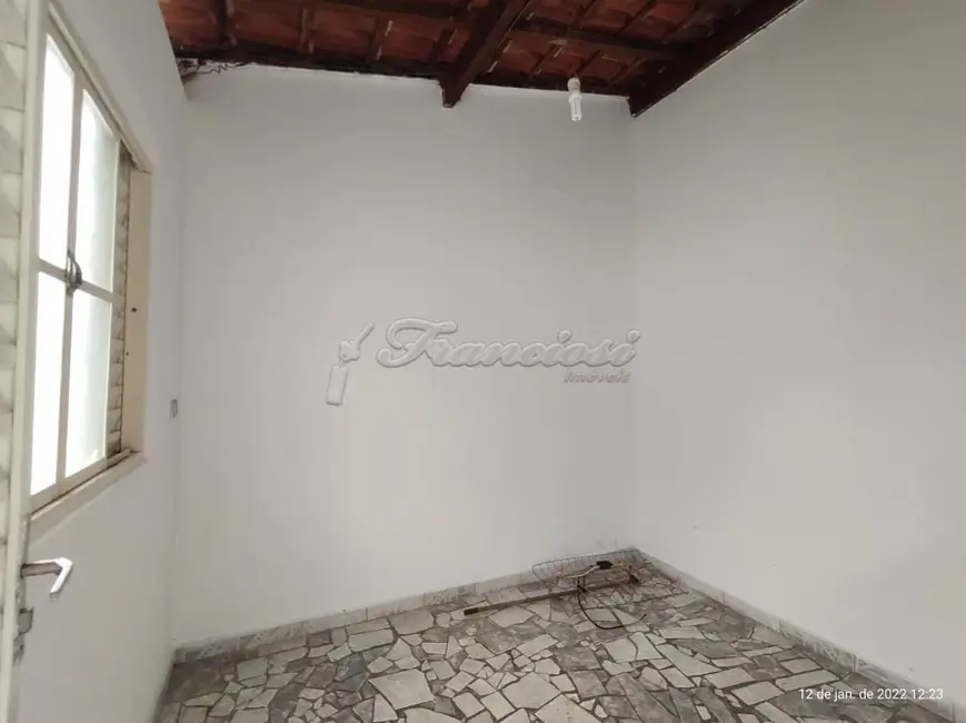 Foto 8 de Casa com 2 quartos para alugar, 98m2 em Itapetininga - SP