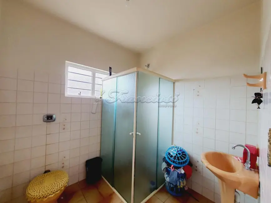 Casa com 3 quartos à venda, 365m2 em Vila Apolo, Itapetininga - SP - imagem 6 Foto 6 de Casa com 3 quartos à venda, 365m2 em Vila Apolo, Itapetininga - SP