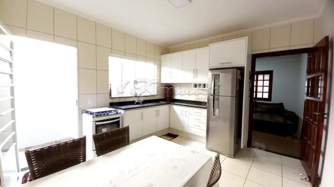 Casa com 2 quartos à venda, 150m2 em Itapetininga - SP - imagem 2 Foto 2 de Casa com 2 quartos à venda, 150m2 em Itapetininga - SP